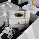 CHANEL Clutch - Image 2