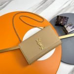 KATE MEDIUM CHAIN BAG IN GRAIN DE POUDRE EMBOSSED LEATHER — Saint Laurent handbag detail view 2