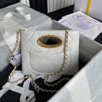 CHANEL Clutch - Image 3