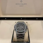 Patek Philippe NAUTILUS 5990/1A-001 - Image 9