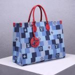 Louis Vuitton OnTheGo GM Tote Bag — Louis Vuitton handbag detail view 4