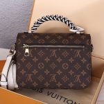 Louis Vuitton Pochette Metis Handbag - Image 4