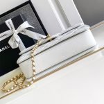 Chanel Large Handbag - Image 5