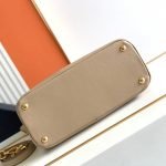 Medium Prada Galleria Saffiano leather bag — Prada handbag detail view 5