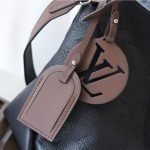 Louis Vuitton BEAUBOURG HOBO MM — Louis Vuitton handbag detail view 6