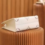 Louis Vuitton ONTHEGO PM - Image 7