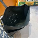Hermes Evelyne 29 — Hermès handbag detail view 8