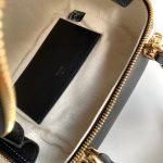 GUCCI BLONDIE TOP HANDLE BAG — Gucci handbag detail view 8