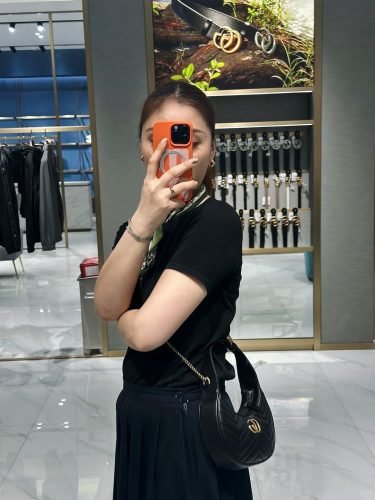 GG Marmont small shoulder bag photo review
