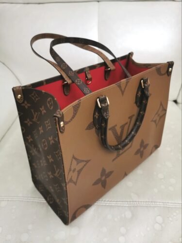 LV ONTHEGO MM photo review