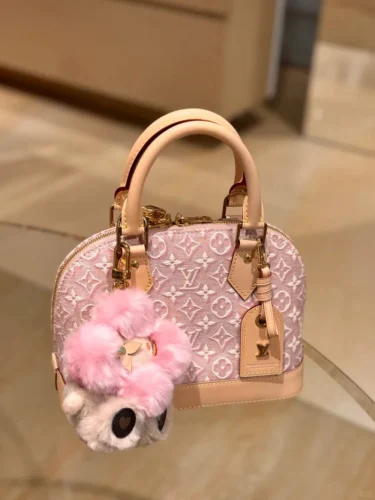 Louis Vuitton ALMA BB photo review