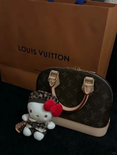 Louis Vuitton ALMA BB photo review