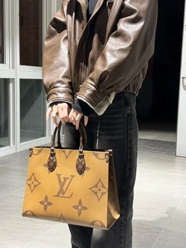 LV ONTHEGO MM photo review