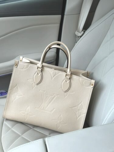 LV ONTHEGO MM photo review