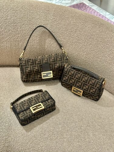 Fendi Baguette photo review